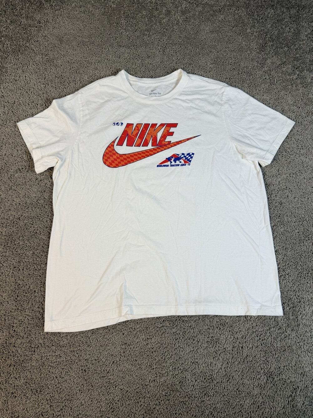 Nike Shirt Mens XL White Logo Graphic Crew Neck Cotton Tagless Regular Fit